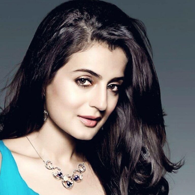 looserr ameesha patel